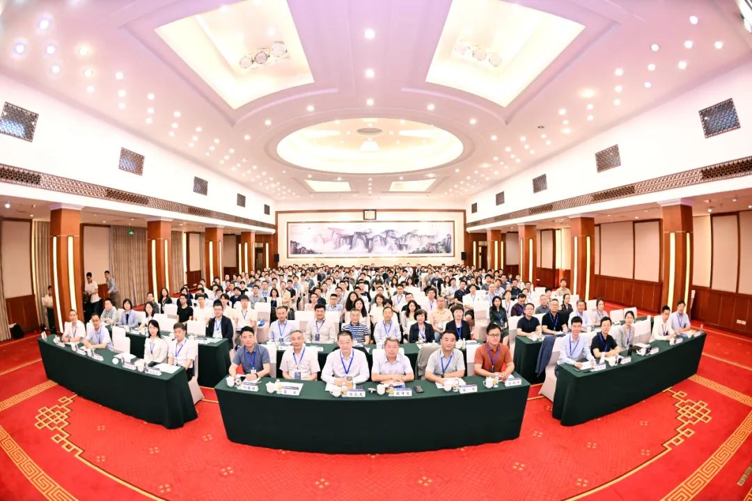 第一屆全國新能源與交通人工環(huán)境學(xué)術(shù)會議暨第四屆全國地下空間熱濕環(huán)境與安全學(xué)術(shù)研討會在成都圓滿召開